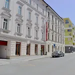 Carol Πράγα