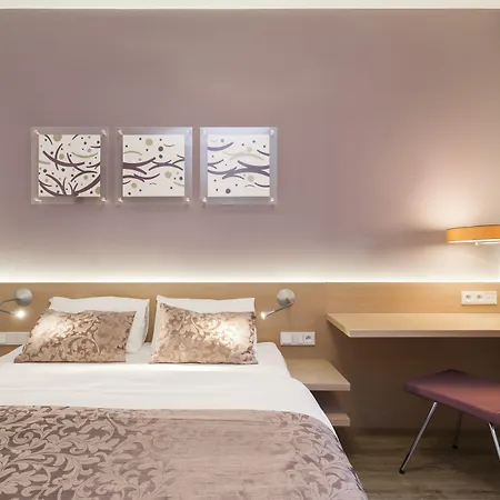 Hotel Carol